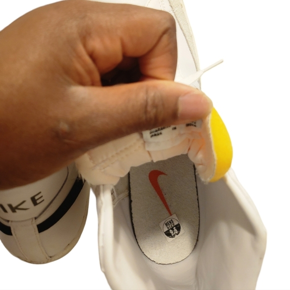 Nike Blazer Mid 77  Men’s Sneaker Size 9.5 - Picture 7 of 11